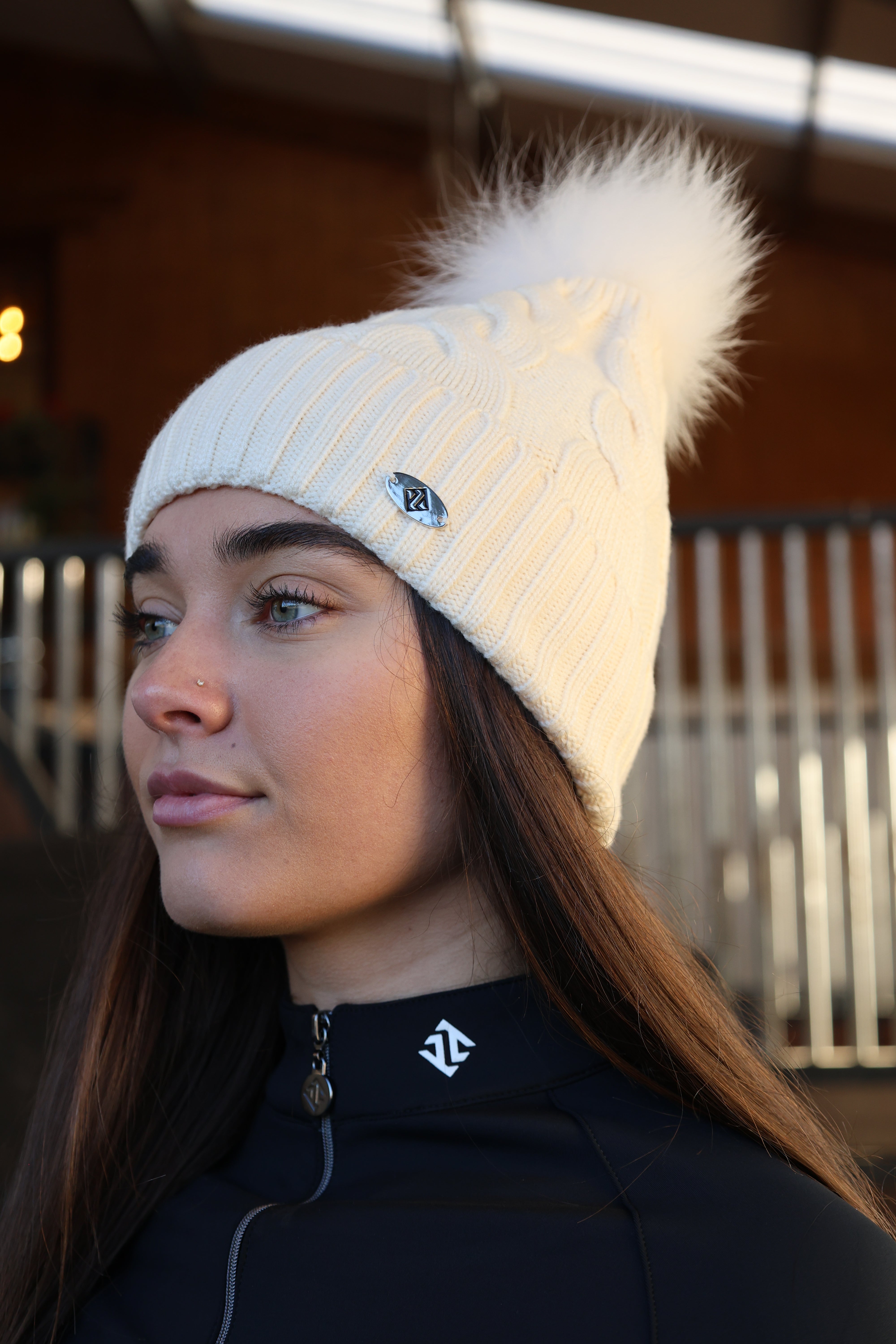 Tesoro Knitted hat with Bobble